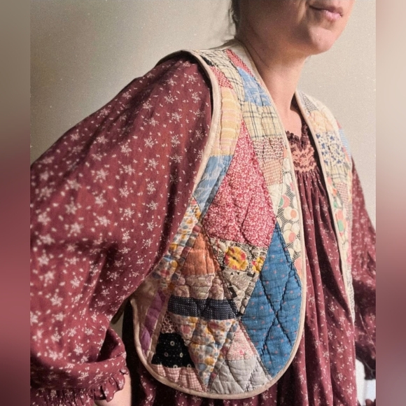NWOT Potter's Daughter Upcycled Vintage Quilt Vest M/L - Picture 2 of 11